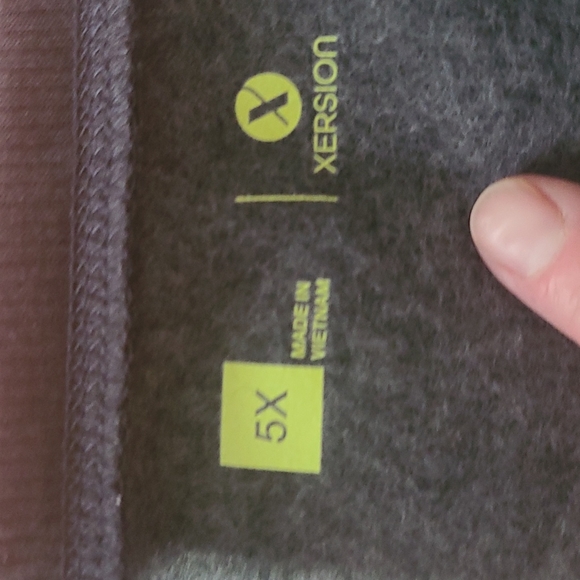 BRAND NEW SWEATSHIRT! - Picture 5 of 8